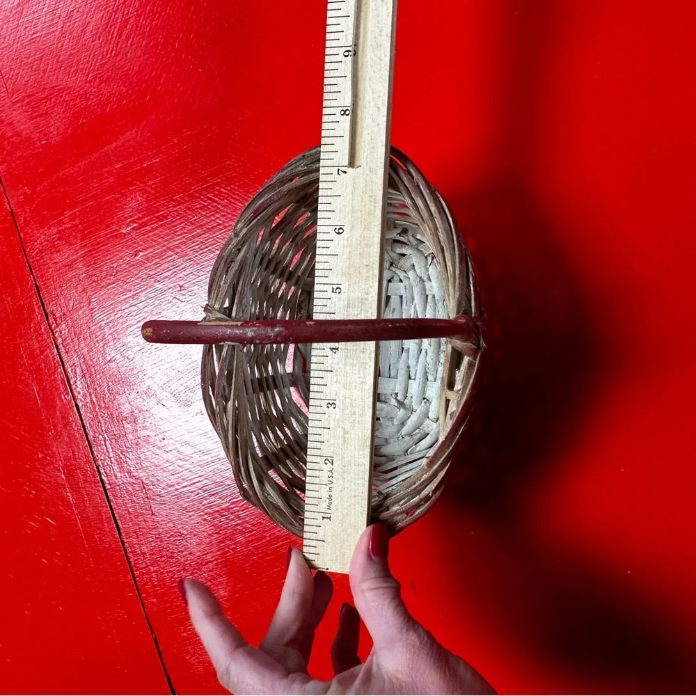 SMALL RED WASHED DECORATIVE BASKET - Picture 11 of 12